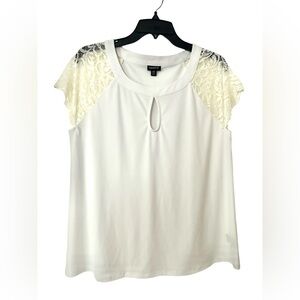 Torrid white lace short sleeve blouse | Torrid women’s white shirt | Size 00 M/L